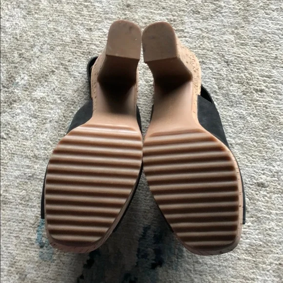 Like New Franco Sarto Heels - Picture 4 of 5